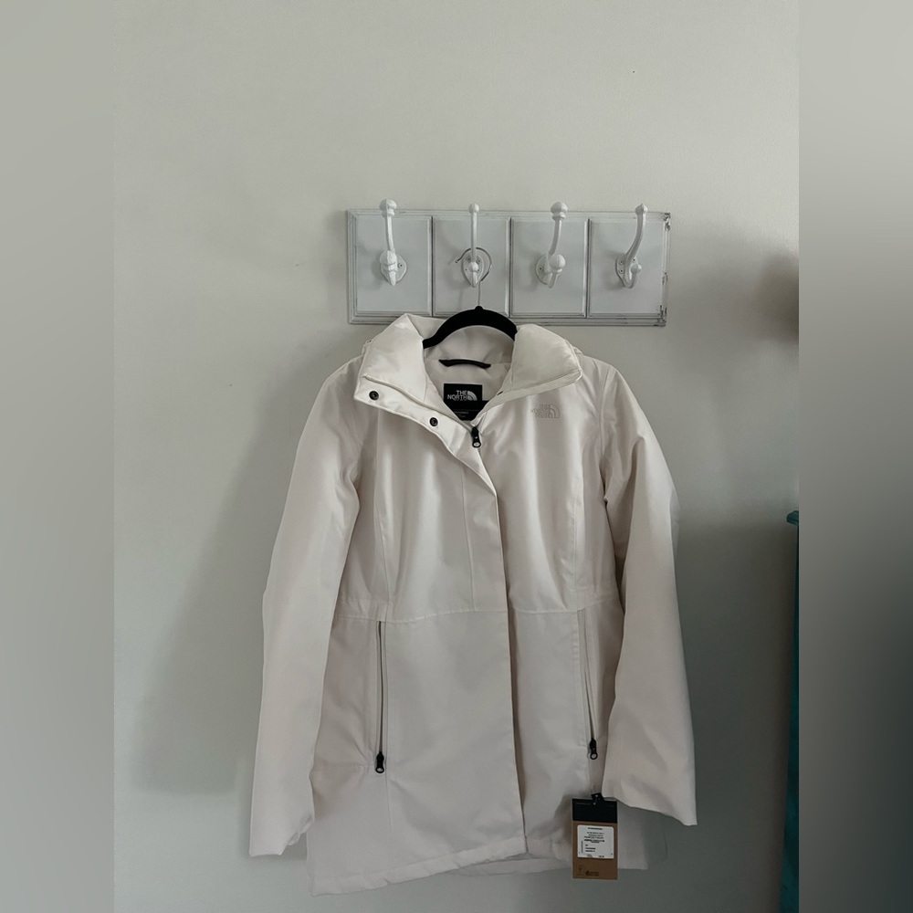NWT The North Face Ancha Hooded Waterproof Parka Gardenia White Size large